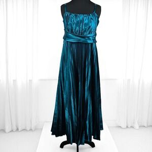 Shari Girl Teal Dress Rhinestone Pleated Formal Party Gown GIRL Size 16 Babydoll